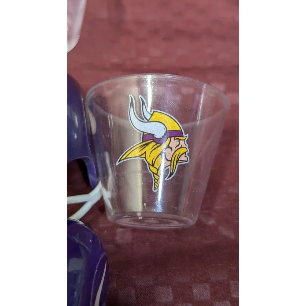 Minnesota Vikings Lot Of 18, Stickers, Mini Helmets, Necklaces And Keychain